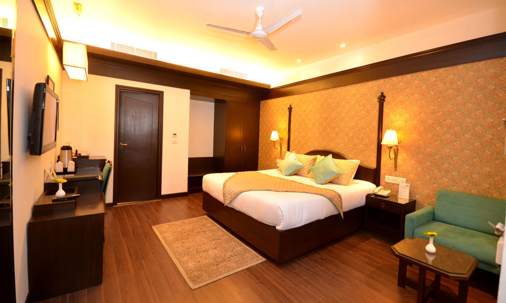 Shervani Hilltop Resort Nainital Exterior foto
